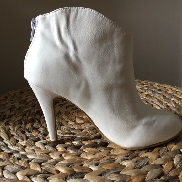 High heel shoe - Picture 4 of 5